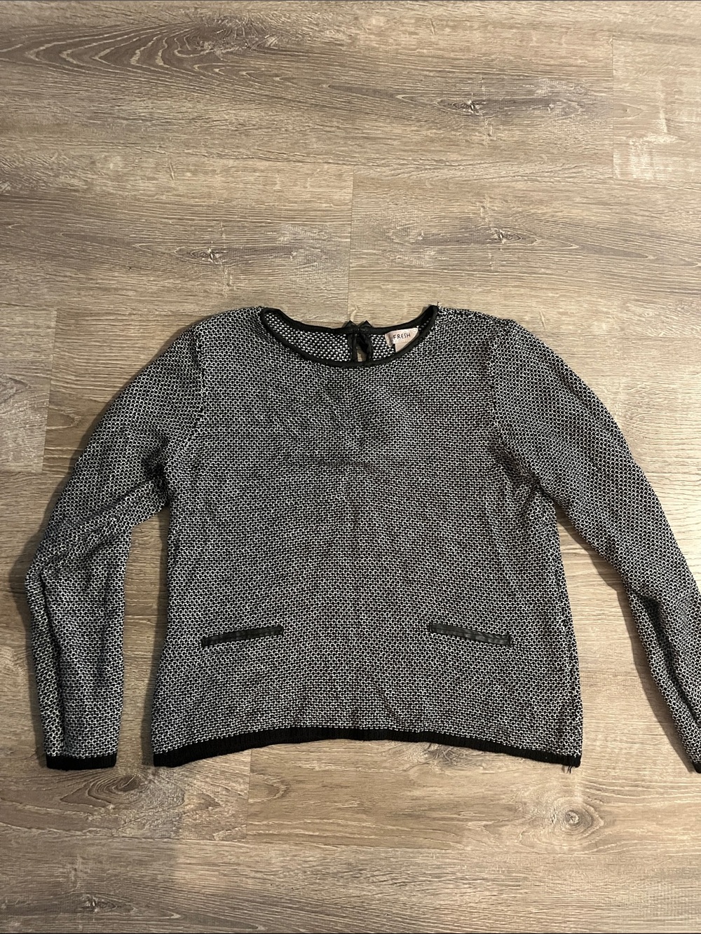 fresh Black & White Textured Crewneck Sweater